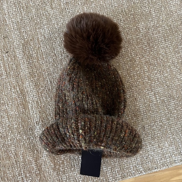Norla pom hat - Picture 1 of 4